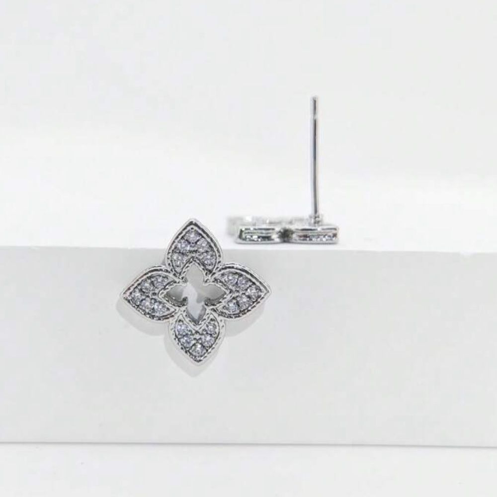 Diamond flower earrings M804 - Picture 2 of 5